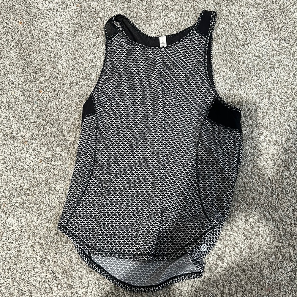 Lululemon black & white tank top